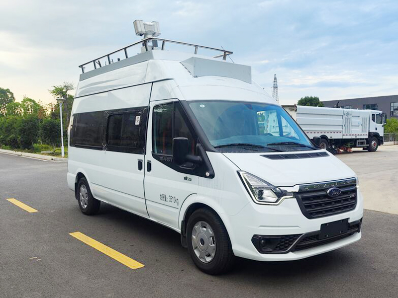 江铃多功能指挥车