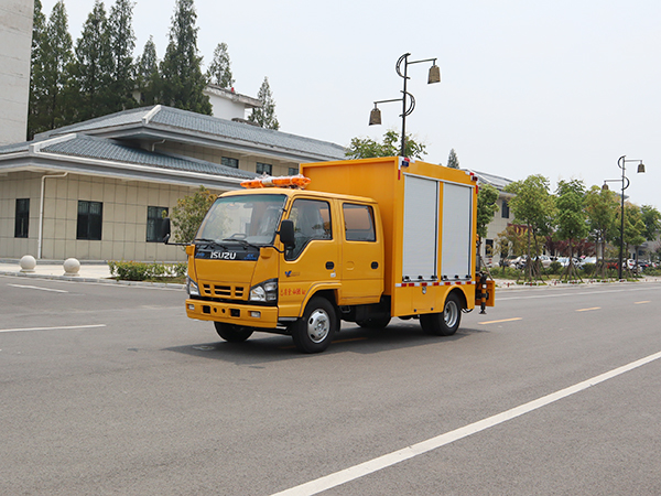 CLW5045XXHQ6五十铃带吊救险车